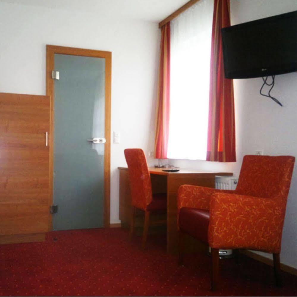 Schillerhof Hotel Garni Vocklabruck Bagian luar foto